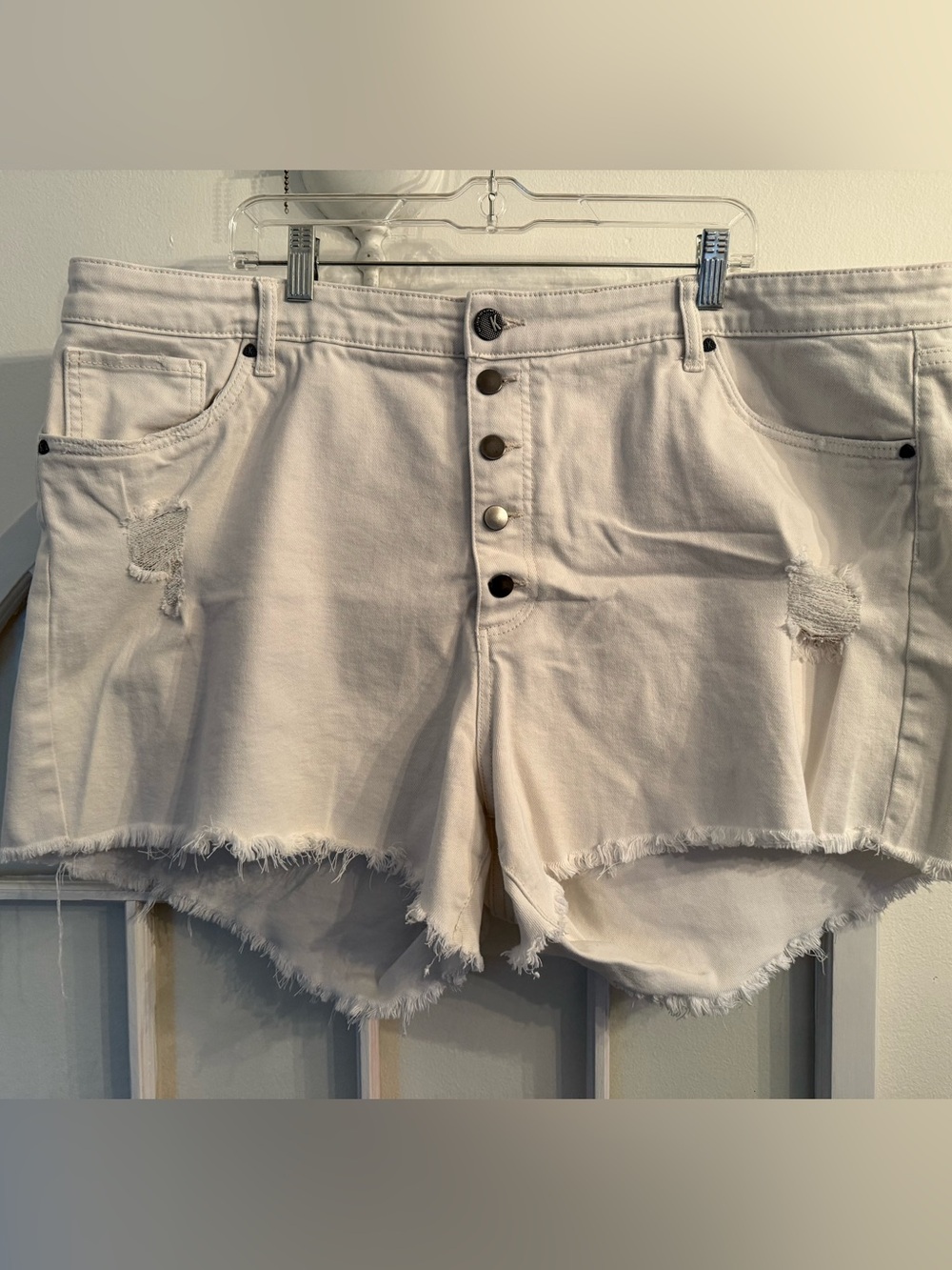 KUT FROM THE KLOTH White Distressed Denim Shorts High Rise Button Fly Raw Hem
